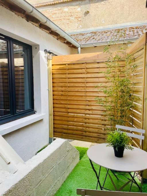 Le Studio Du Port Châteauneuf-sur-Loire Extérieur photo