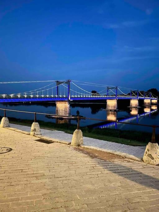 Le Studio Du Port Châteauneuf-sur-Loire Extérieur photo